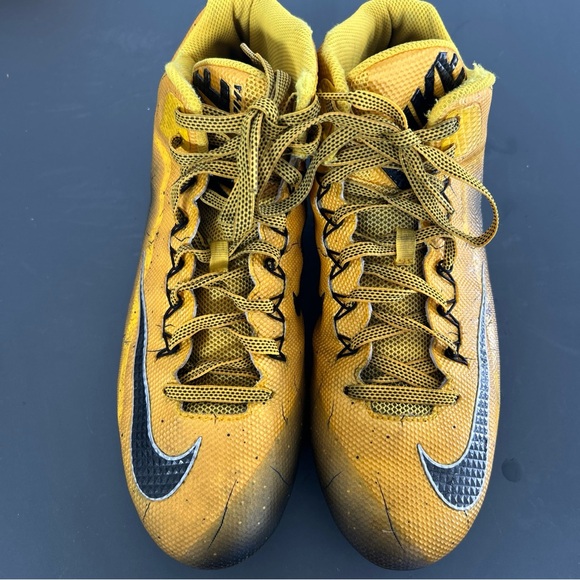 NIKE ALPHA PRO 2 3/4 D MEN'S FOOTBALL CLEATS - Picture 1 of 5
